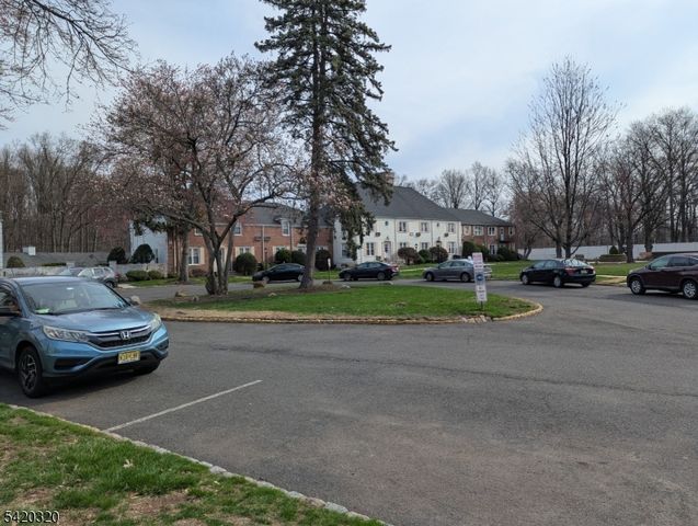 2 Parkway Village 2B, Cranford Twp., NJ 07016