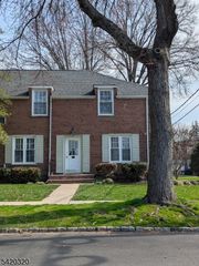 2 Parkway Village 2B, Cranford Twp., NJ 07016