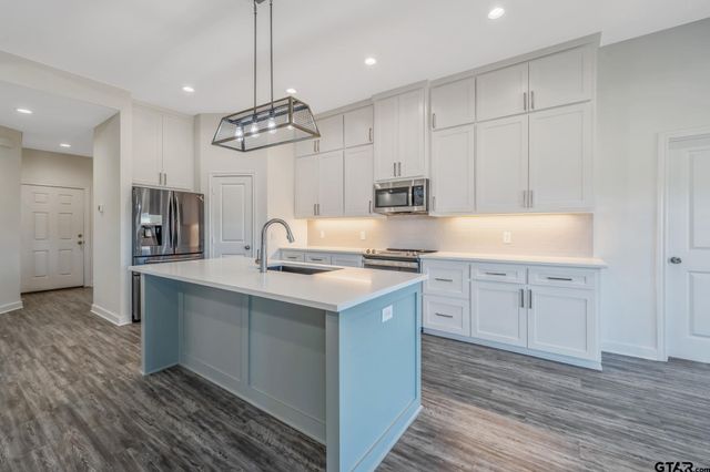 143 Cr 2724, Mineola, TX 75773