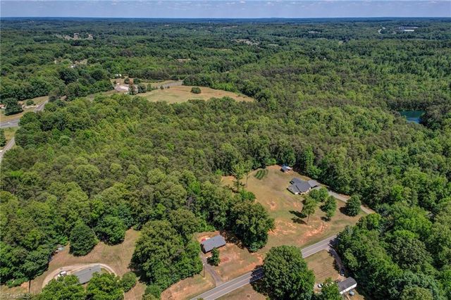 153 Lake Lemar Road, Reidsville, NC 27320