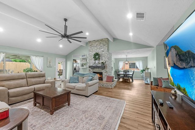 2355 Farriers Bend Drive, Friendswood, TX 77546