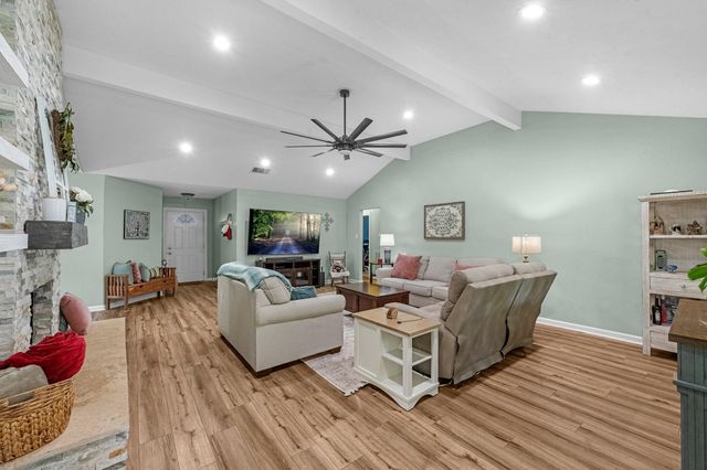 2355 Farriers Bend Drive, Friendswood, TX 77546