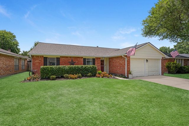 2355 Farriers Bend Drive, Friendswood, TX 77546