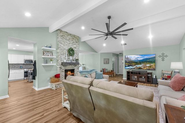 2355 Farriers Bend Drive, Friendswood, TX 77546