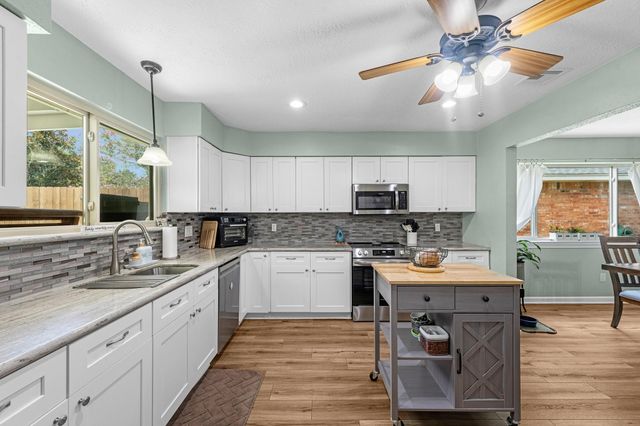 2355 Farriers Bend Drive, Friendswood, TX 77546