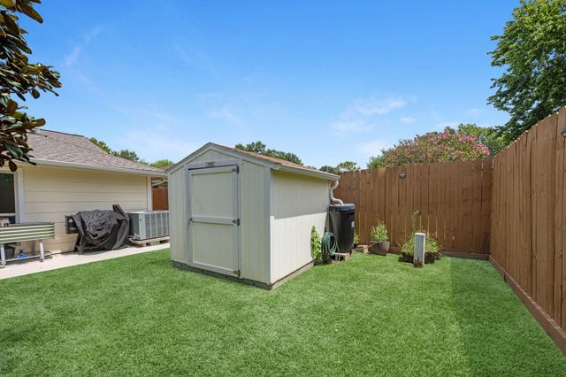 2355 Farriers Bend Drive, Friendswood, TX 77546