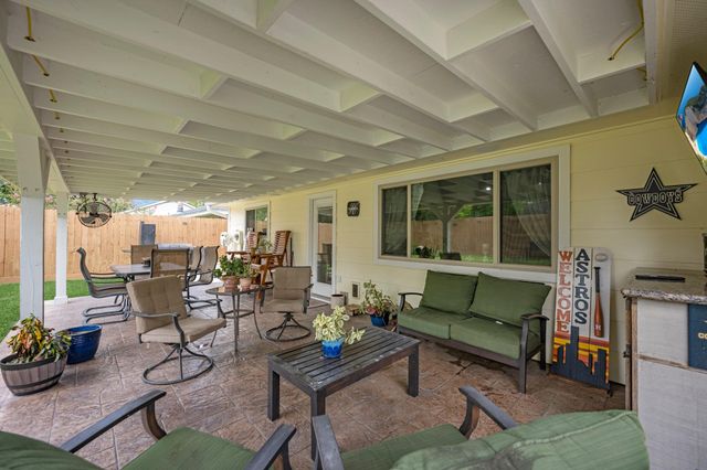 2355 Farriers Bend Drive, Friendswood, TX 77546