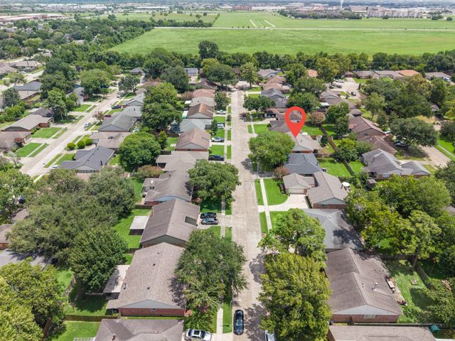 2355 Farriers Bend Drive, Friendswood, TX 77546