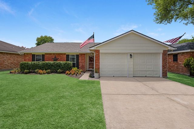 2355 Farriers Bend Drive, Friendswood, TX 77546