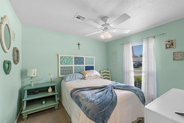 2355 Farriers Bend Drive, Friendswood, TX 77546
