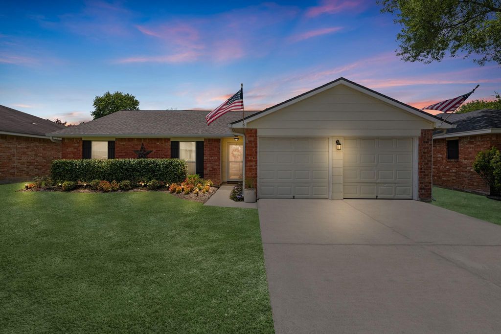 2355 Farriers Bend Drive, Friendswood, TX 77546