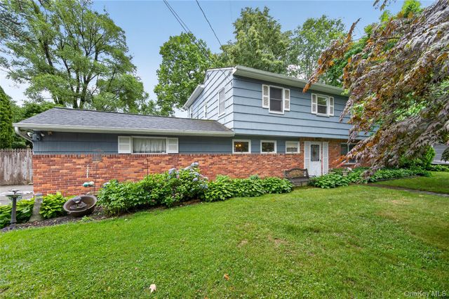 190 Oakwood Road, Huntington Station, NY 11746