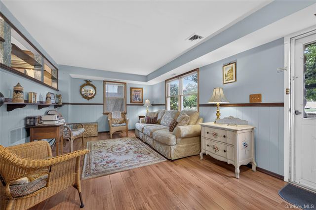 190 Oakwood Road, Huntington Station, NY 11746