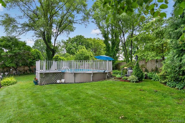 190 Oakwood Road, Huntington Station, NY 11746