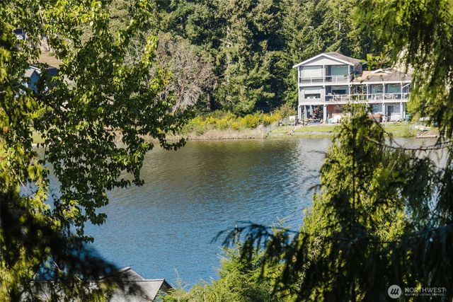 360 Kingsway W, Bremerton, WA 98312