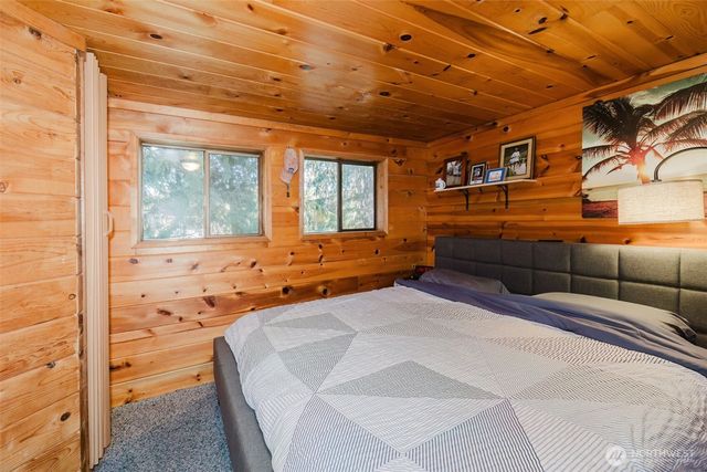 360 Kingsway W, Bremerton, WA 98312