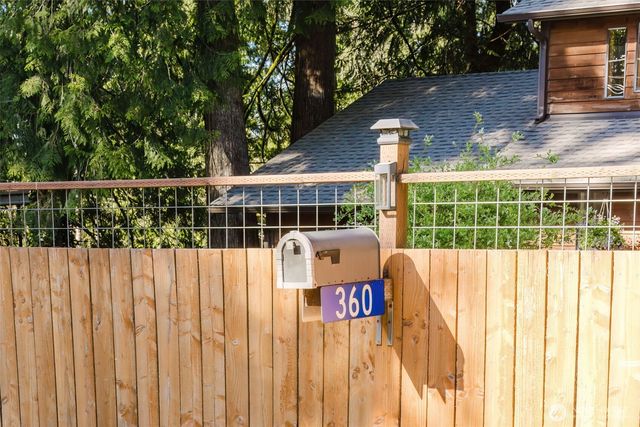 360 Kingsway W, Bremerton, WA 98312