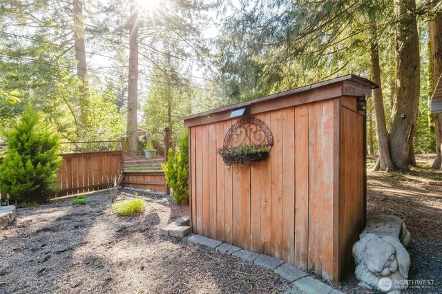 360 Kingsway W, Bremerton, WA 98312