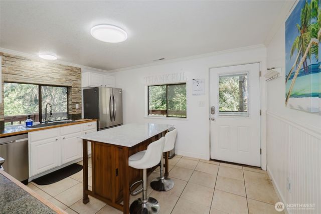360 Kingsway W, Bremerton, WA 98312