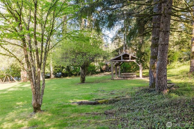 360 Kingsway W, Bremerton, WA 98312