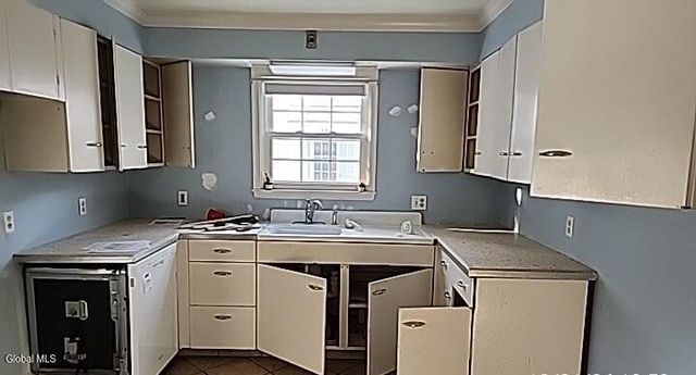 2204 Almeria Road, Niskayuna, NY 12309