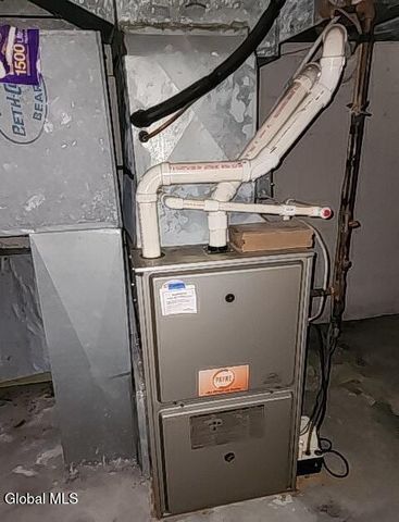 2204 Almeria Road, Niskayuna, NY 12309