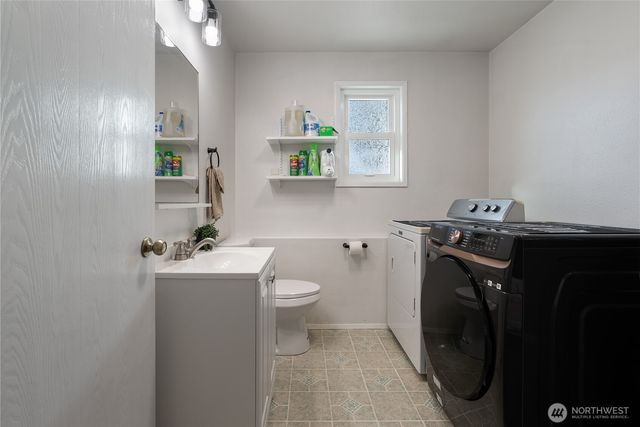 531 NW Fairhaven Drive, Oak Harbor, WA 98277