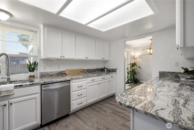 531 NW Fairhaven Drive, Oak Harbor, WA 98277