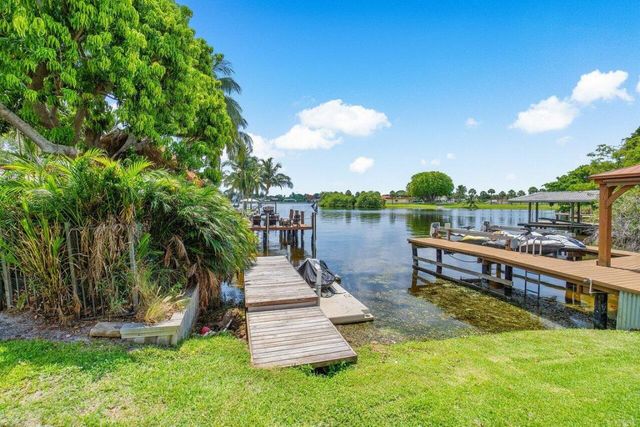 936 SW 38th Court, Boynton Beach, FL 33435