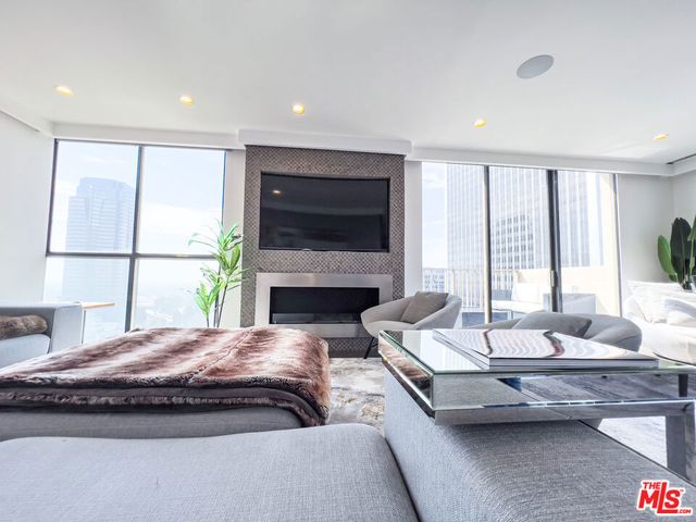 2160 Century Park East 2112, Los Angeles, CA 90067