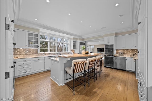 31900 Pinetree Road, Pepper Pike, OH 44124