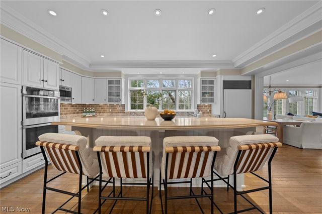 31900 Pinetree Road, Pepper Pike, OH 44124