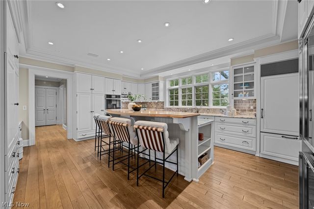 31900 Pinetree Road, Pepper Pike, OH 44124