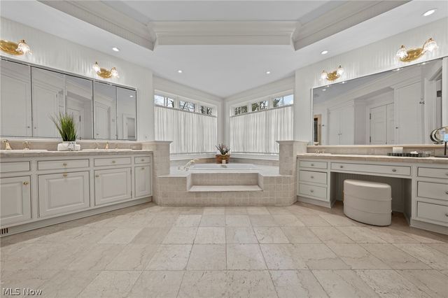 31900 Pinetree Road, Pepper Pike, OH 44124