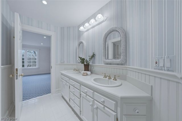 31900 Pinetree Road, Pepper Pike, OH 44124