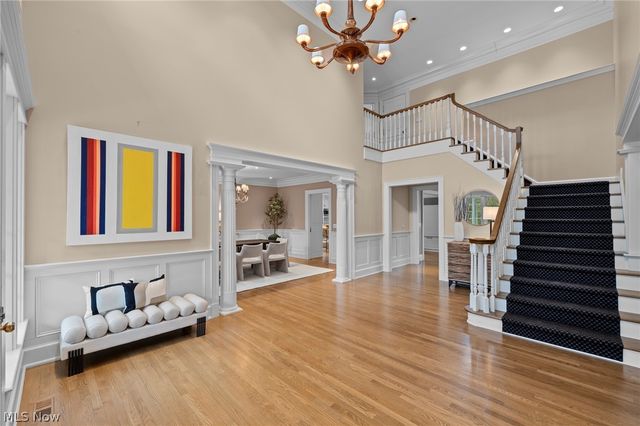 31900 Pinetree Road, Pepper Pike, OH 44124