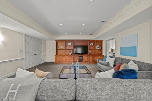 31900 Pinetree Road, Pepper Pike, OH 44124