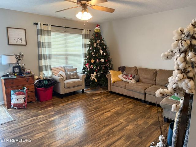 320 Chilhowee School Rd, Seymour, TN 37865