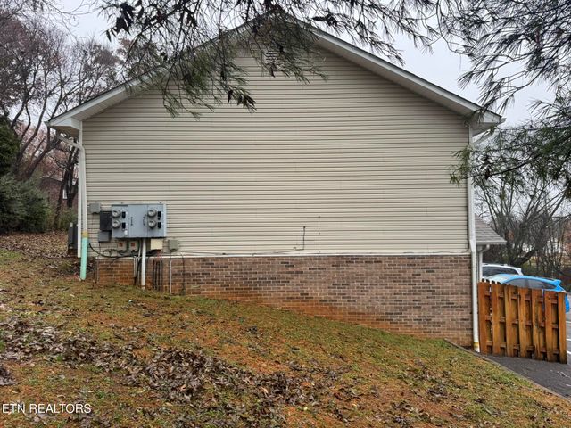 320 Chilhowee School Rd, Seymour, TN 37865