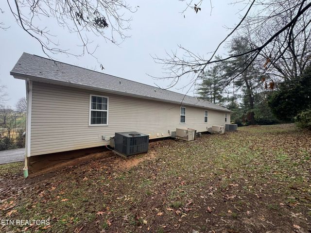 320 Chilhowee School Rd, Seymour, TN 37865