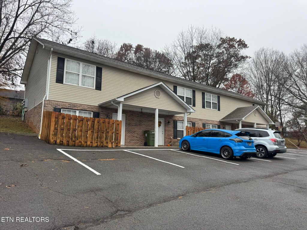 320 Chilhowee School Rd, Seymour, TN 37865