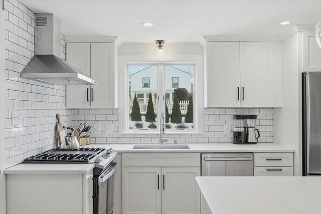 42 Matthies St, Beverly, MA 01915
