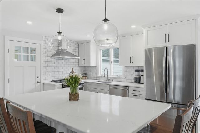 42 Matthies St, Beverly, MA 01915