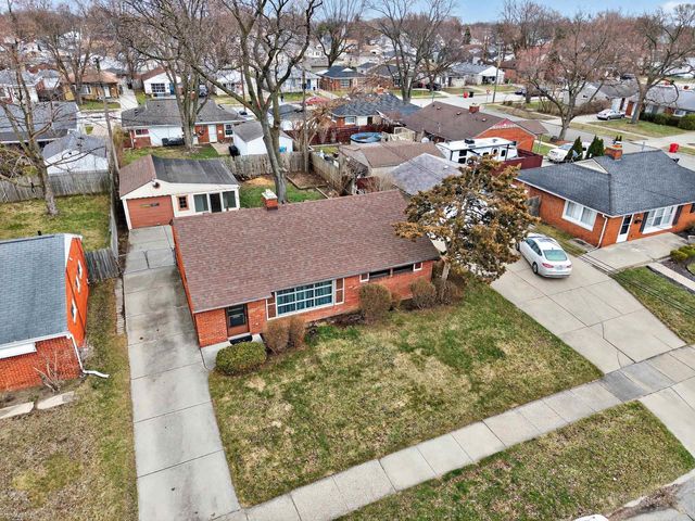 26206 Dale Court, Roseville, MI 48066