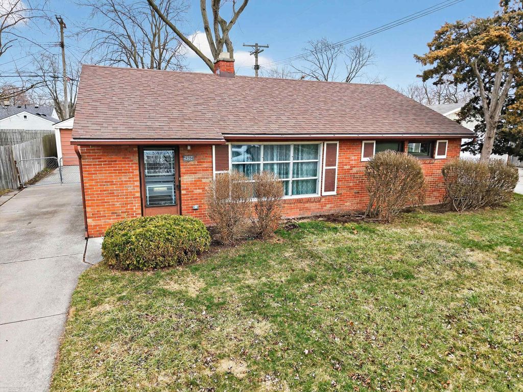 26206 Dale Court, Roseville, MI 48066