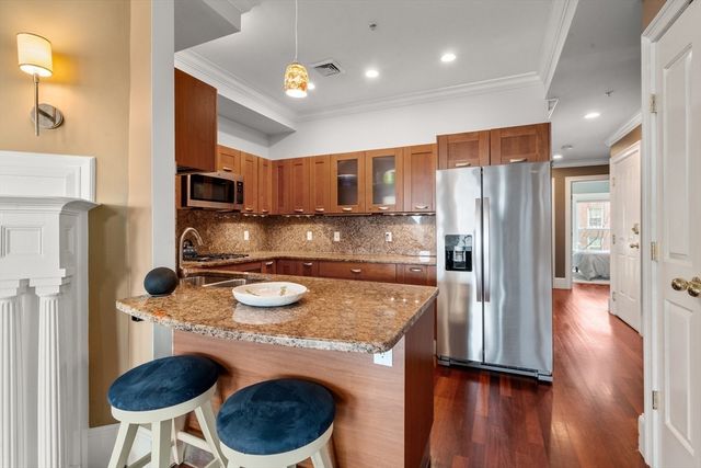 19 Bay State Road 4, Boston, MA 02215