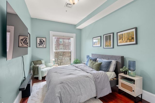 19 Bay State Road 4, Boston, MA 02215