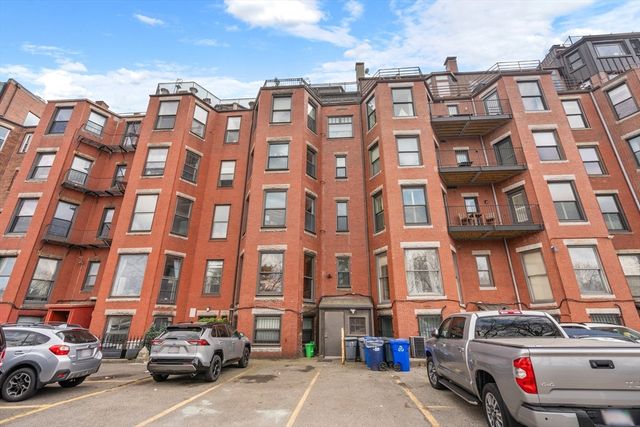 19 Bay State Road 4, Boston, MA 02215