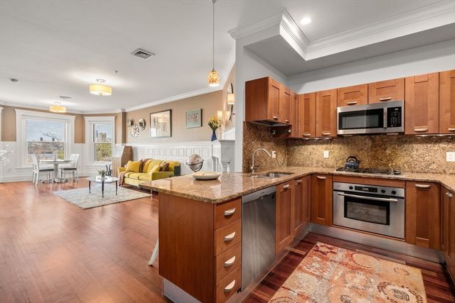 19 Bay State Road 4, Boston, MA 02215