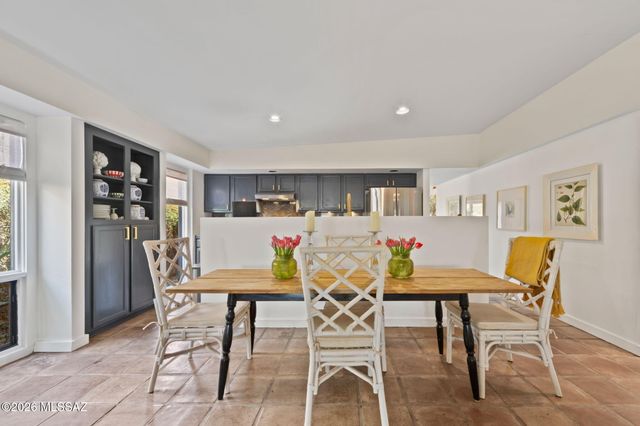 137 S Shadow Creek Place, Tucson, AZ 85748